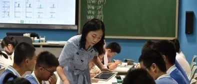 好大好湿好硬老师惊爆内幕：学生们纷纷曝出课堂上发生的不可思议事件引发全校热议和关注