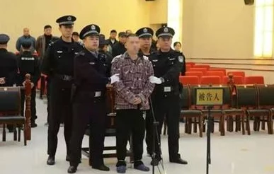 上课胸露出来被男同桌摸，这种行为真是太不尊重人了，希望大家能注意自己的举止