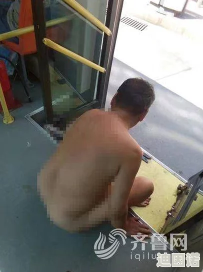 男生脱裤子露蛋全程视频卦妃天下
